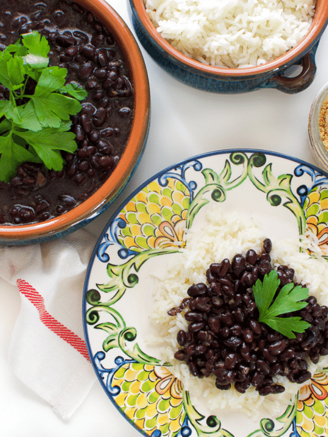Bold & Flavorful: Vegan Black Beans Will Make Your Taste Buds Dance!